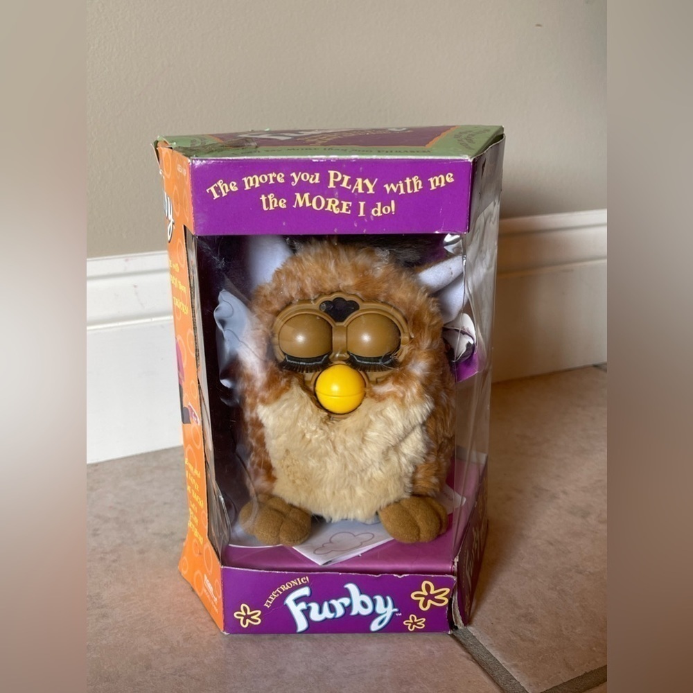 VTG 1998 Tiger Electronics 6" Furby Giraffe Tan Blue Eyes 70-800 Tags Attached